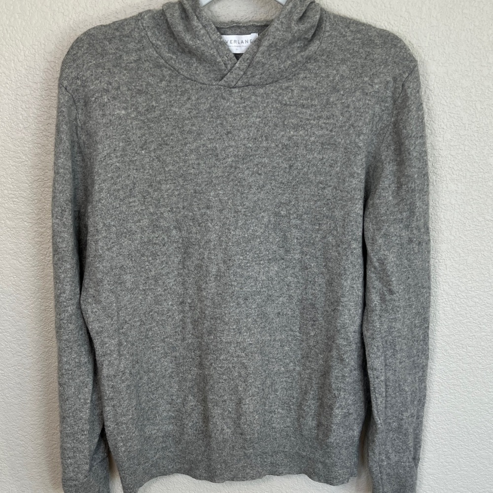 Everlane Women’s Soft Gray Crewneck Sweater w hood